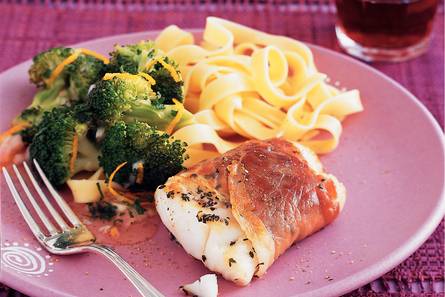 Gebakken snoek met parmaham en botersaus